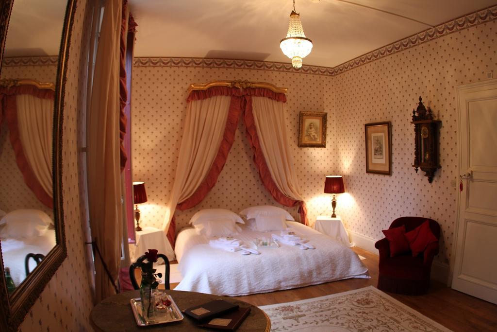 Chateau Du Breuil Bed & Breakfast Gevrolles Rom bilde