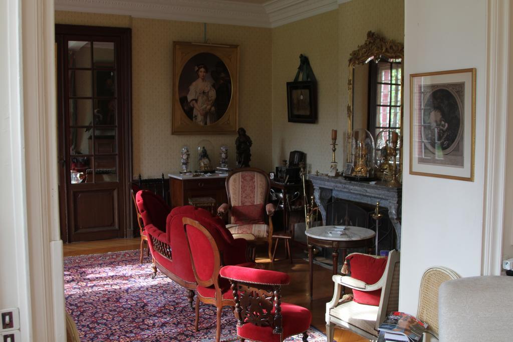 Chateau Du Breuil Bed & Breakfast Gevrolles Eksteriør bilde
